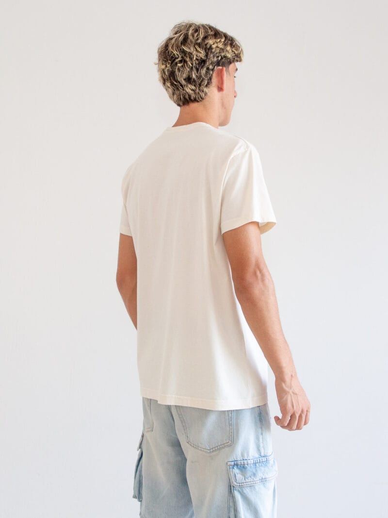 Camiseta unisex algodón 100% orgánico, ecru, giro 2/4 derecha, logo bordado ecru, talla XS-XXL